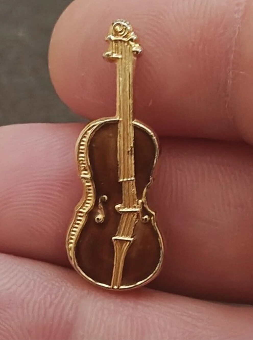 1980s Gold Tone Violin With Brown Enamel Finish Inlay On The Body Brooch